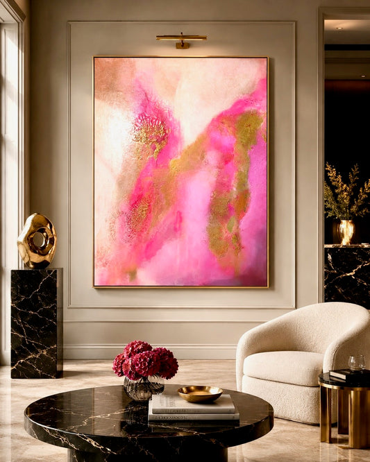 Detailaufnahme von „Lotus Glow" – übereinanderliegende Farbschichten in Rosé, Pink und Gold auf Leinwand, edles Ambiente