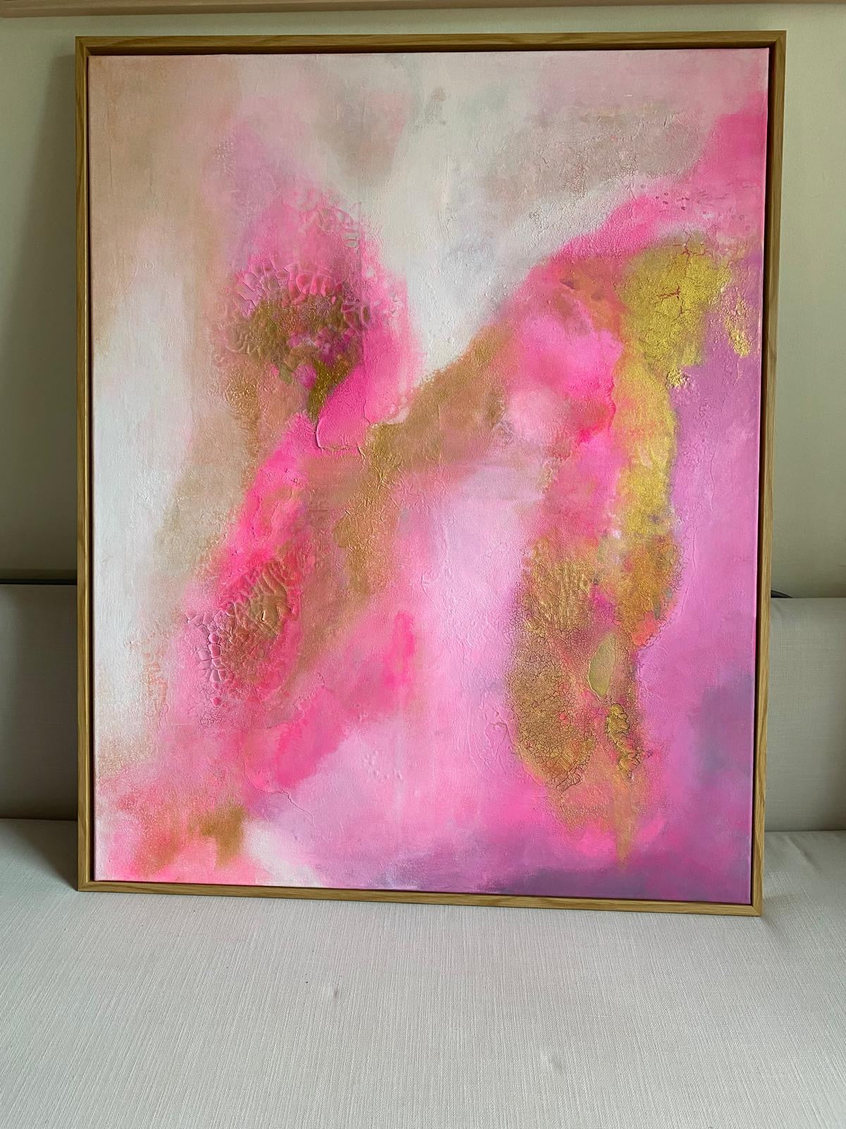 „Lotus Glow" an heller Wand – elegante Wandkunst für Wohnzimmer oder Büro